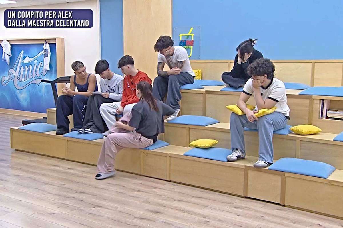 Amici 25, Alessandra Celentano mette alla prova Alex Calu (Screen Witty Tv)