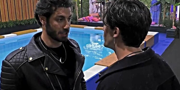 Grande Fratello 2025, Jonas Pepe vuole far ingelosire Omer Elomari? (Screen Mediaset Infinity)