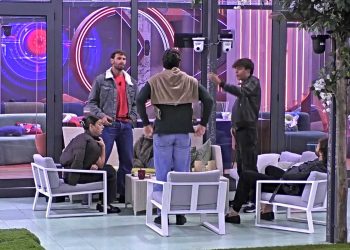 Grande Fratello 2025, Omer e Simone arrivano quasi alle mani nella casa (Screen Mediaset Infinity)