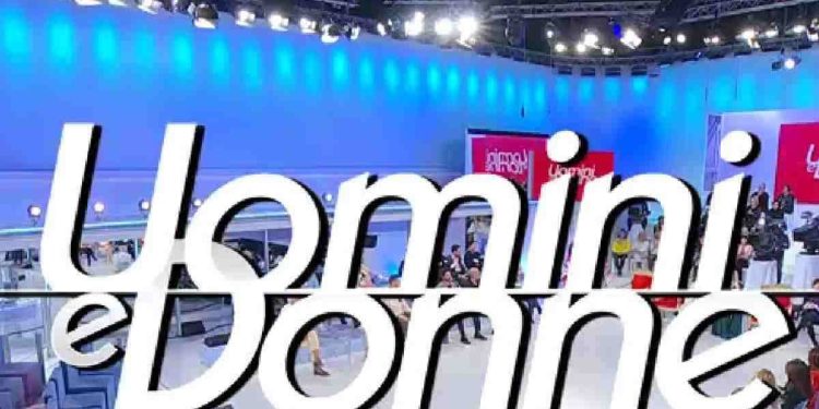 Uomini e Donne, ex tronista spiazza con una confessione shock (Screen Witty tv)