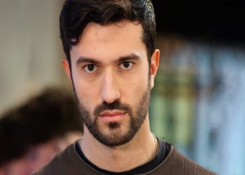 Anticipazioni Un posto al sole: Damiano bacia Rosa