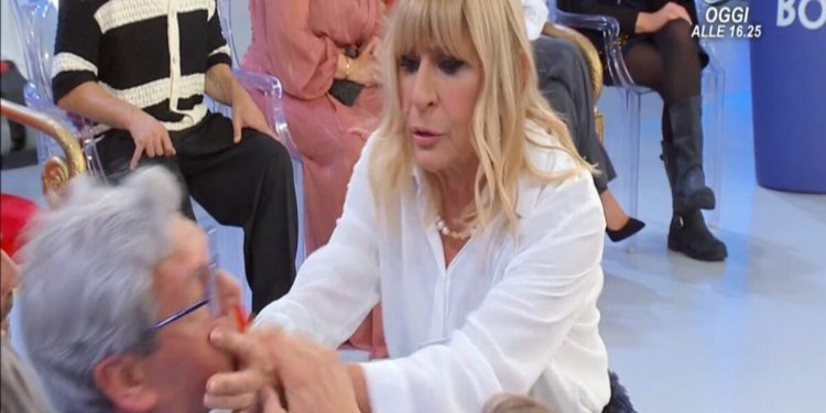 Gemma tappa la bocca a Mario con un cerotto a Uomini e Donne