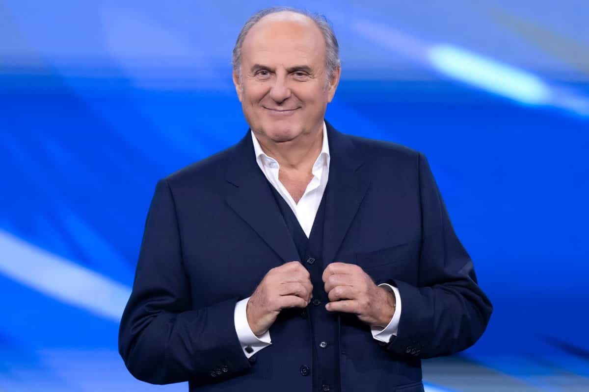 mediaset cambio programmazione