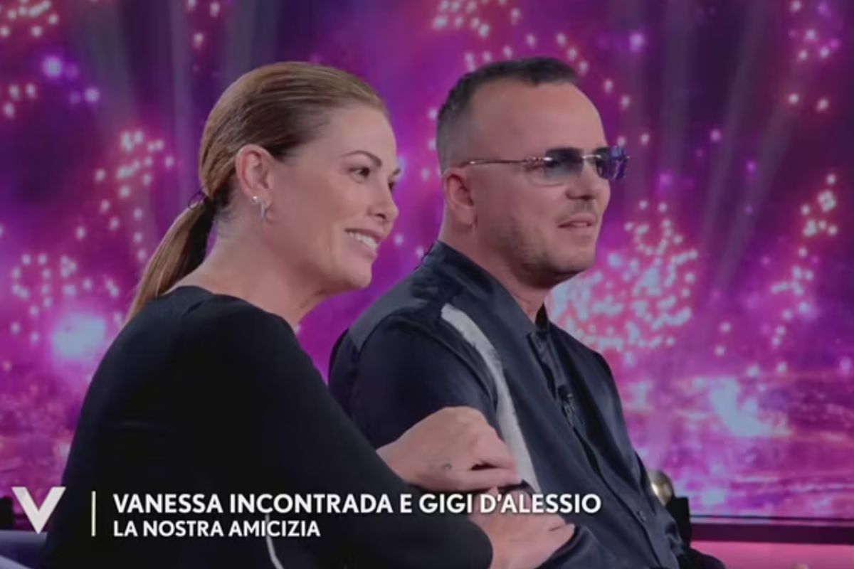 Gigi D'Alessio e Vanessa Incontrada (Foto: screen Mediaset Infinity)