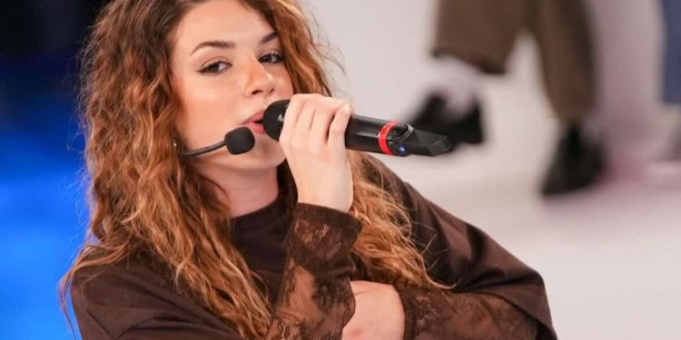 perché michelle cavallaro lascia amici 25