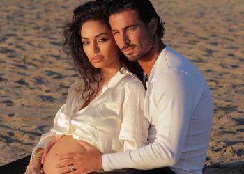 raffaella fico, foto con il pancino e armando izzo