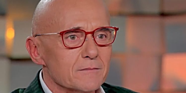 Alfonso Signorini fuori da Mediaset, le rivelazioni degli avvocati (Screen Mediaset Infinity)