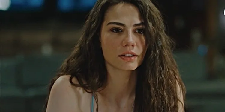 Io sono Farah anticipazioni 5 dicembre 2025 (Screen Mediaset Infinity)