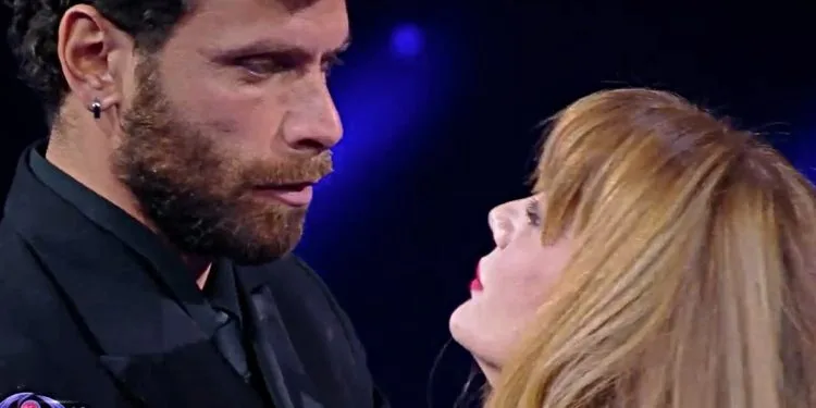Domenico D'Alterio e Valentina sono tornati insieme? (Screen Mediaset Infinity)