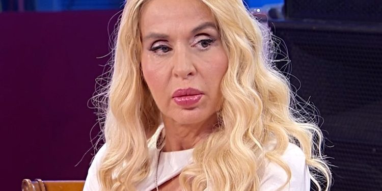 È tornato il sereno tra Valeria Marini e la madre Gianna Orrù? (Screen Raiplay)