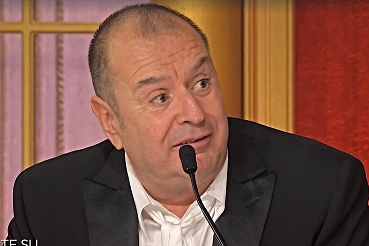 Emanuele, il compagno di Fabio Canino ha 32 anni meno di lui (Screen Raiplay)