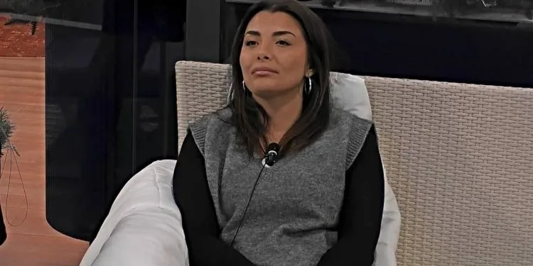 Emozioni per Grazia Kendi dopo l'incontro con Mattia al Grande Fratello (Screen Mediaset Infinity)