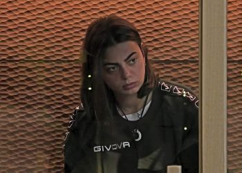 Grande Fratello 2025, momento di sconforto per Benedetta Stocchi (Screen Mediaset Infinity)