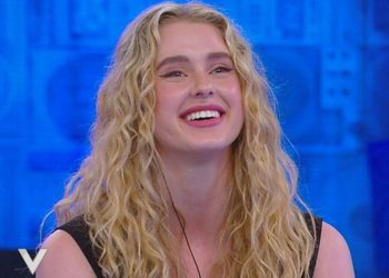 Isobel Kinnear (Foto: screen Mediaset Infinity)