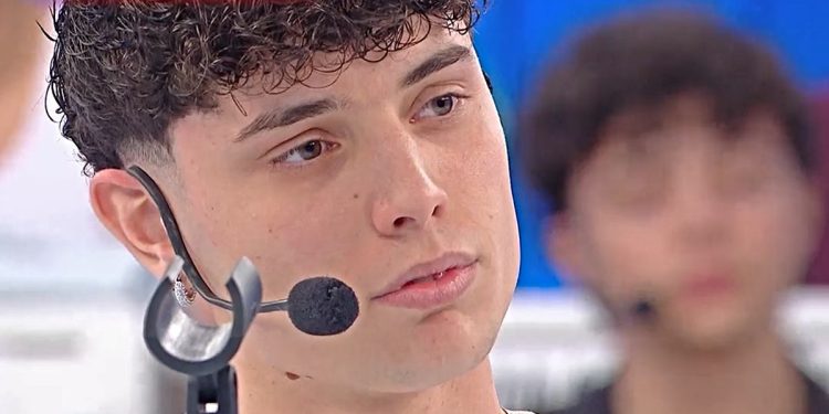 Amici 25, Riccardo Stimolo nella bufera per la sua esibizione (Screen Witty TV)