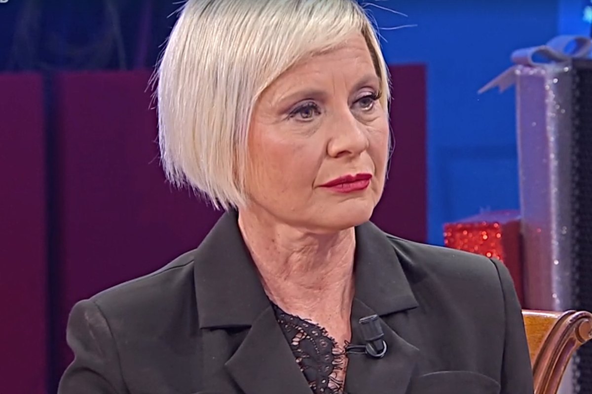 Botta e risposta infuocato tra Valeria Marini e Antonella Elia (Screen Raiplay)