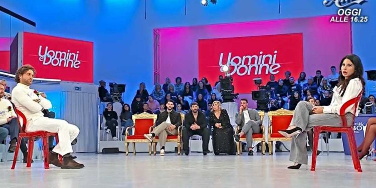 Alessio Pilli Stella ha accettato l'invito di Rosanna Siino a Uomini e Donne (Screen Witty Tv)