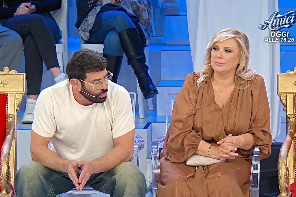 Gemma Galgani attaccata da Tina e Gianni a Uomini e Donne (Screen Witty tv)