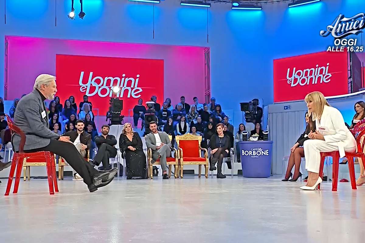 La dedica di Roberto non convince Gemma Galgani a Uomini e Donne (Screen Witty Tv)