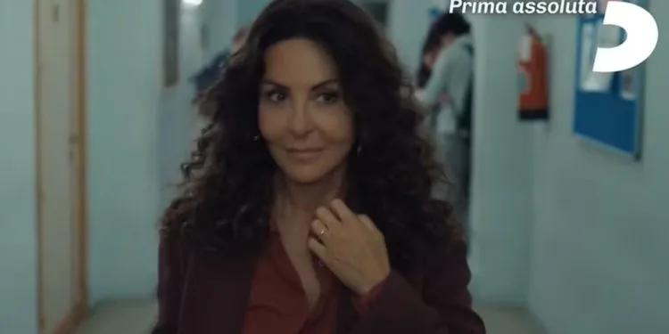 Sabrina Ferilli in "A testa alta" (Foto: screen Mediaset Infinity)