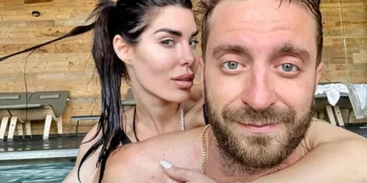 bianca atzei e stefano corti botta e risposta