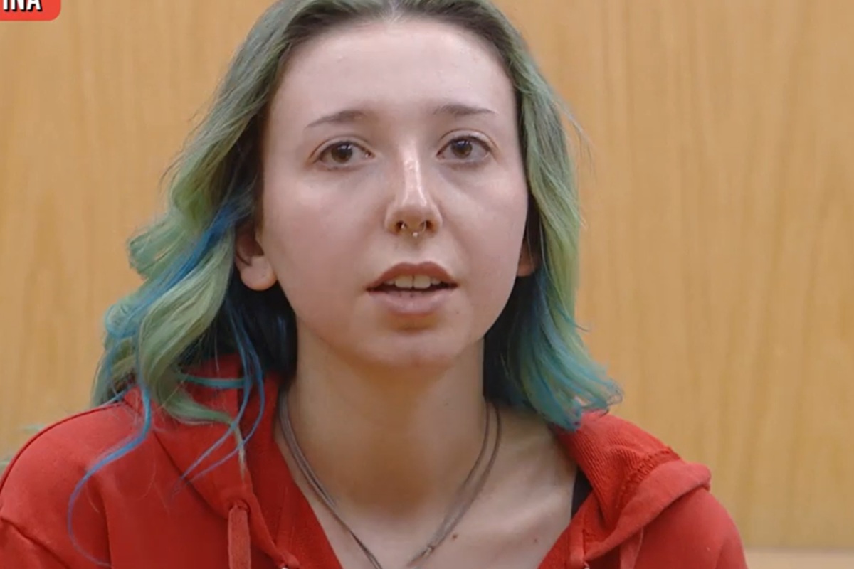 la decisione di valentina pesaresi ad amici 25