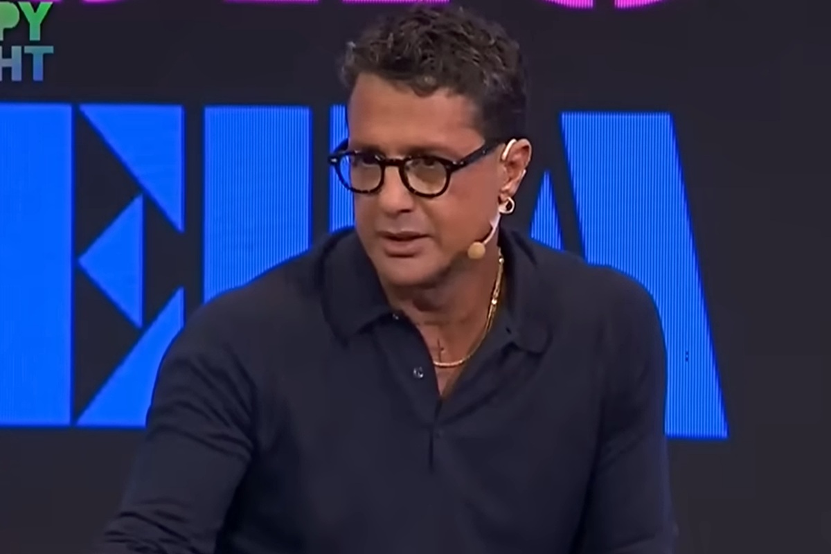 Autocensura di Fabrizio Corona per una persona cara (Screen Youtube)