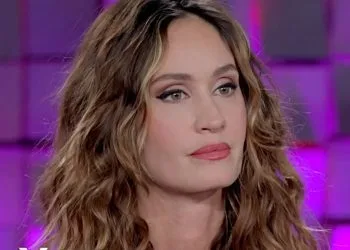 È morto il padre di Helena Prestes (Screen Mediaset Infinity)