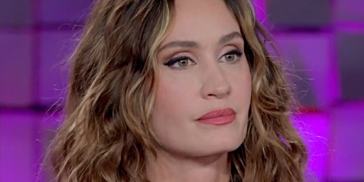 È morto il padre di Helena Prestes (Screen Mediaset Infinity)