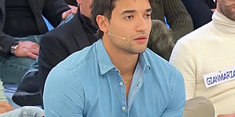 Uomini e Donne, Jakub torna sui social dopo l'abbandono (Screen Witty tv)