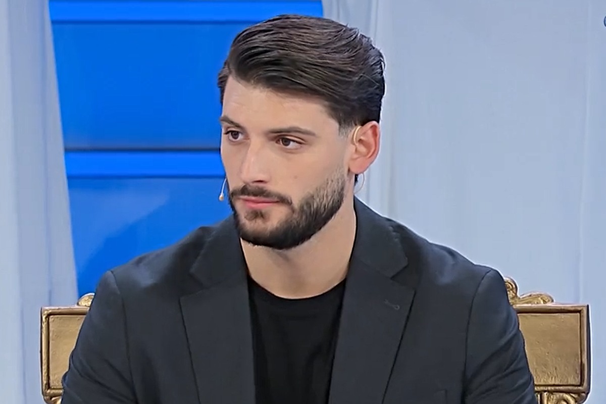 Uomini e Donne, Ciro convince le sue corteggiatrici a tornare (Screen Witty Tv)