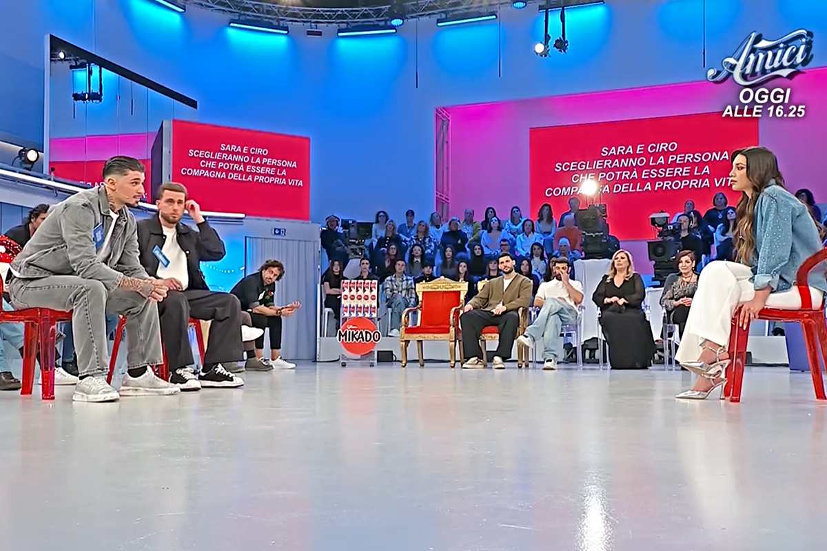 Sfiorata la rissa tra Alessio e Matteo a Uomini e Donne, Sara si sente male (Screen Witty TV)