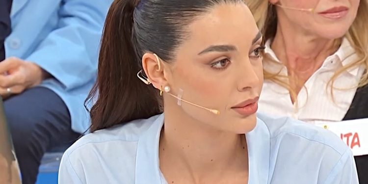 Anticipazioni Uomini e Donne, Sara presenta la nonna ad Alessio (Screen Witty Tv)