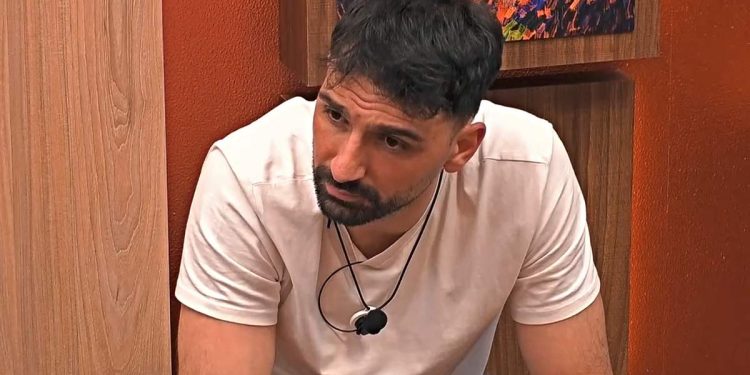 Raimondo Todaro svela un retroscena su Maria De Filippi al Grande Fratello Vip (Screen Mediaset Infinity)