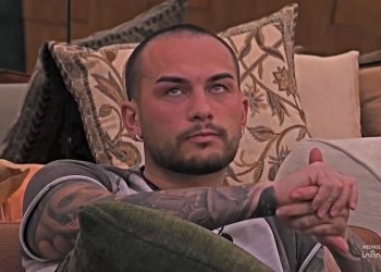 Grande Fratello Vip, Raul Dumitras parla della famiglia in lacrime (Screen MEdiaset Infinity)