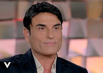 Sal Da Vinci ricorda il padre in lacrime (Screen Mediaset infinity)