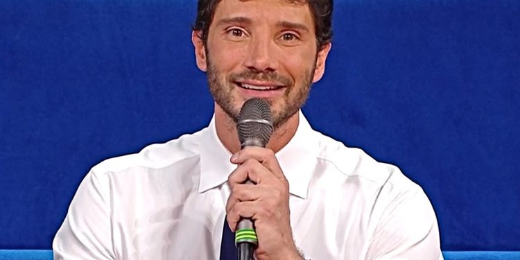 Stefano De Martino sta studiando per Sanremo 2027 (Screen Raiplay)