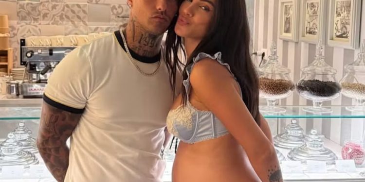 Tony Effe Giulia De Lellis foto web