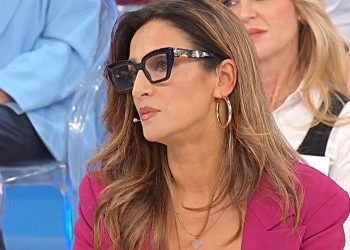 Uomini e Donne, Elisabetta dopo Sebastiano bacia Stefano (Screen Witty Tv)