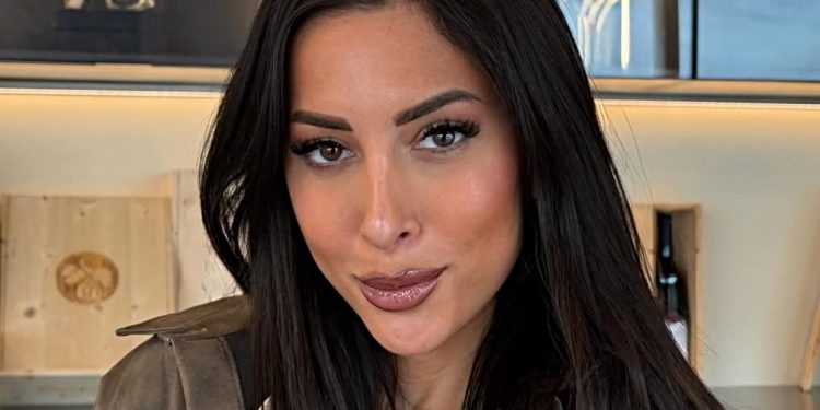 Uomini e Donne, Francesca Sorrentino svela cosa si è rifatta (Foto Ig)