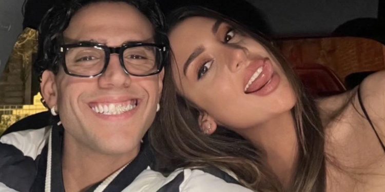 Aka7ven rompe il silenzio sulla fidanzata Cristina Ferrara