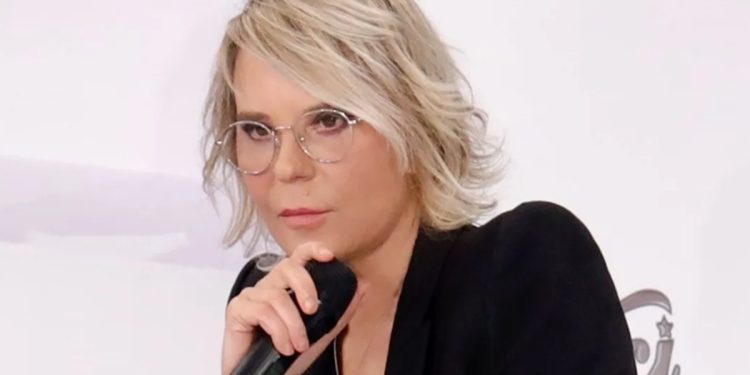 Amici 25, Maria De Filippi scatena il panico con uno scherzo