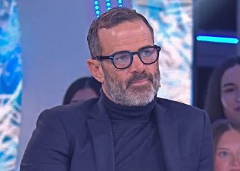 Ascanio Pacelli preferisce il Grande Fratello con gli sconosciuti (Screen Mediaset Infinity)