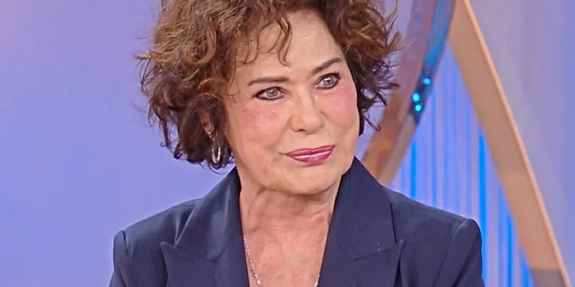 Corinne Cléry smaschera l'ex Angelo Costabile, chiamava i paparazzi (Screen Raiplay)