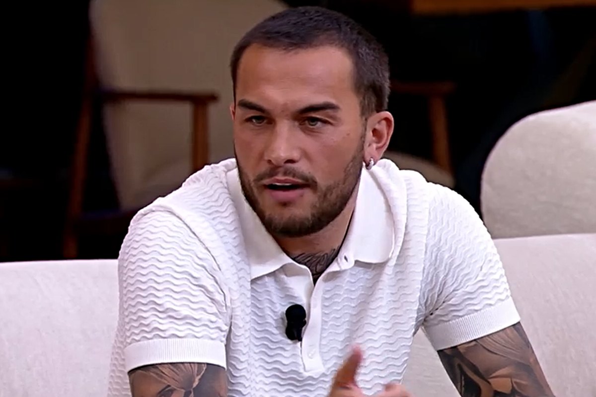 Raul fuori dal triangolo con Lucia e Renato al GF Vip (Screen Mediaset Infinity)