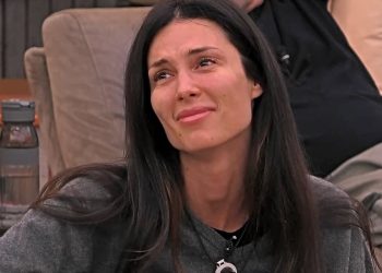 Grande Fratello Vip, Carlotta Cocina dalla parte di Ibiza Altea, accusa Blu Barbara (Screen Mediaset Infinity)