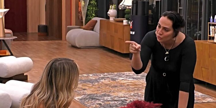 Grande Fratello Vip, Francesca Manzini e Lucia Ilardo a confronto (Screen Mediaset Infinity)