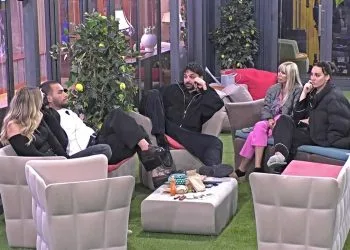 C'è interesse tra Lucia Ilardo e Raul Dumitras al Grande Fratello Vip (Screen Mediaset Infinity)