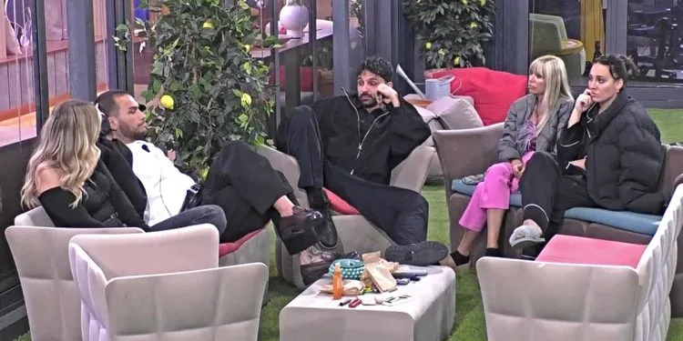 C'è interesse tra Lucia Ilardo e Raul Dumitras al Grande Fratello Vip (Screen Mediaset Infinity)