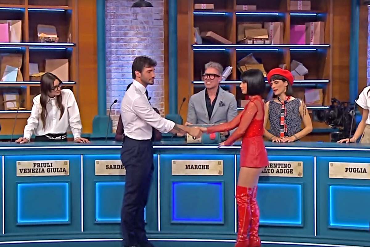 Nessun flirt tra Martina Miliddi e Stefano De Martino (Screen Raiplay)